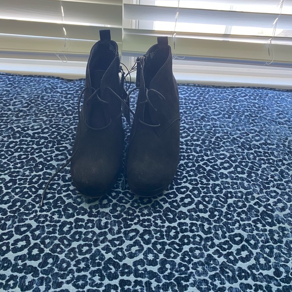 Black Wedges. - Picture 1 of 4